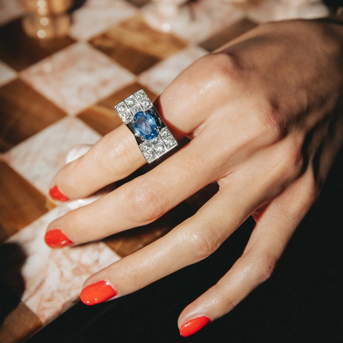 Bague Tank en or blanc saphir et diamants - Image 2