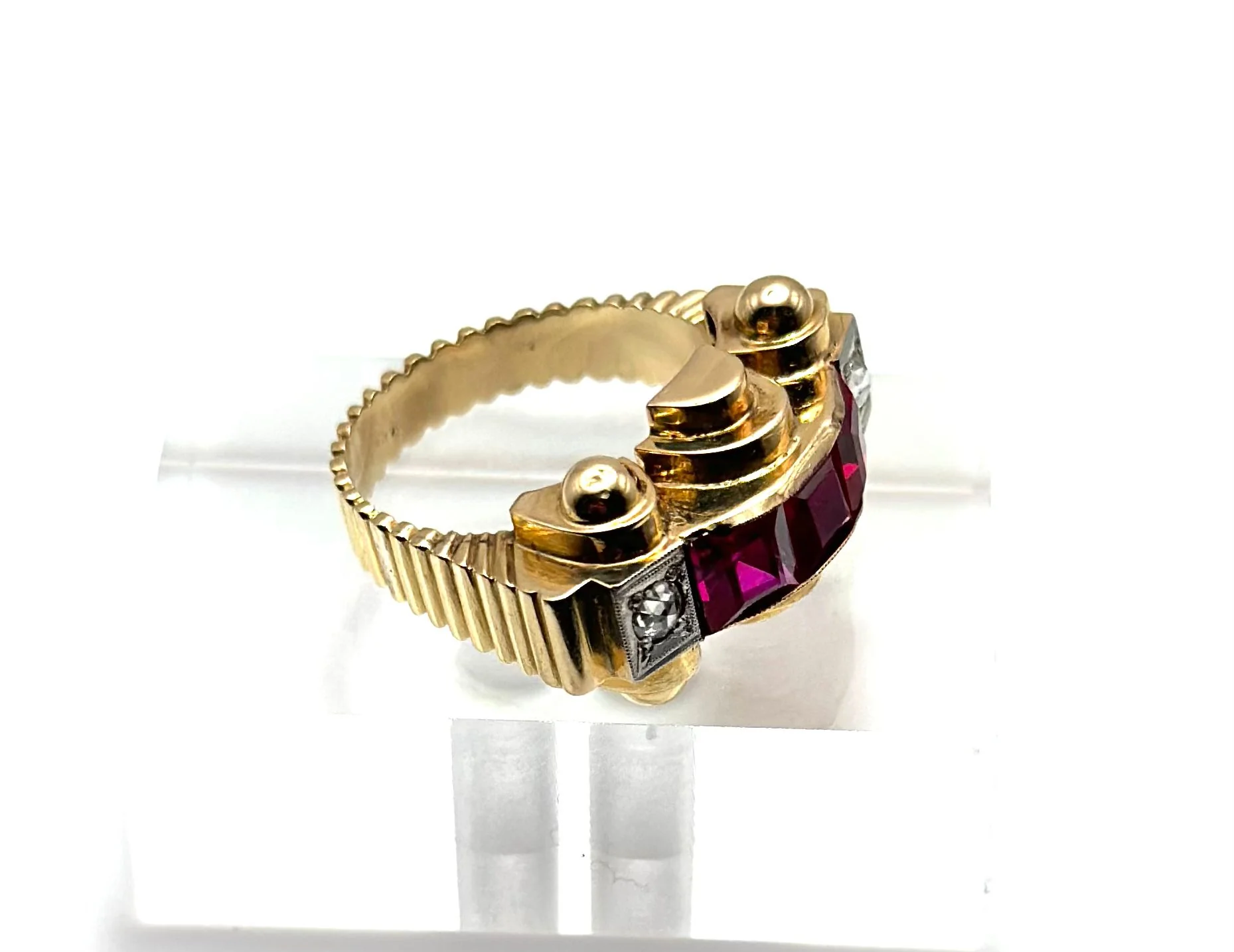 Bague Tank en or jaune, platine, rubis, et diamants - Image 4