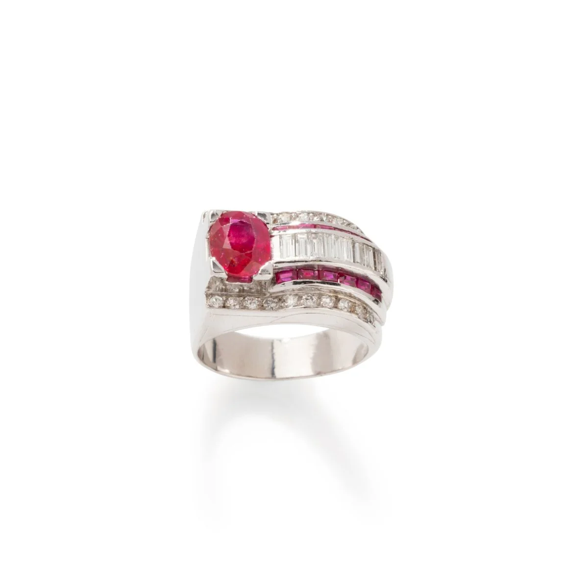 Bague Tank en platine, rubis et diamants