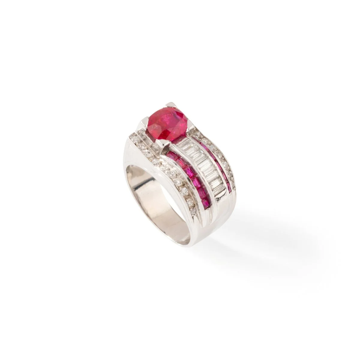 Bague Tank en platine, rubis et diamants - Image 3