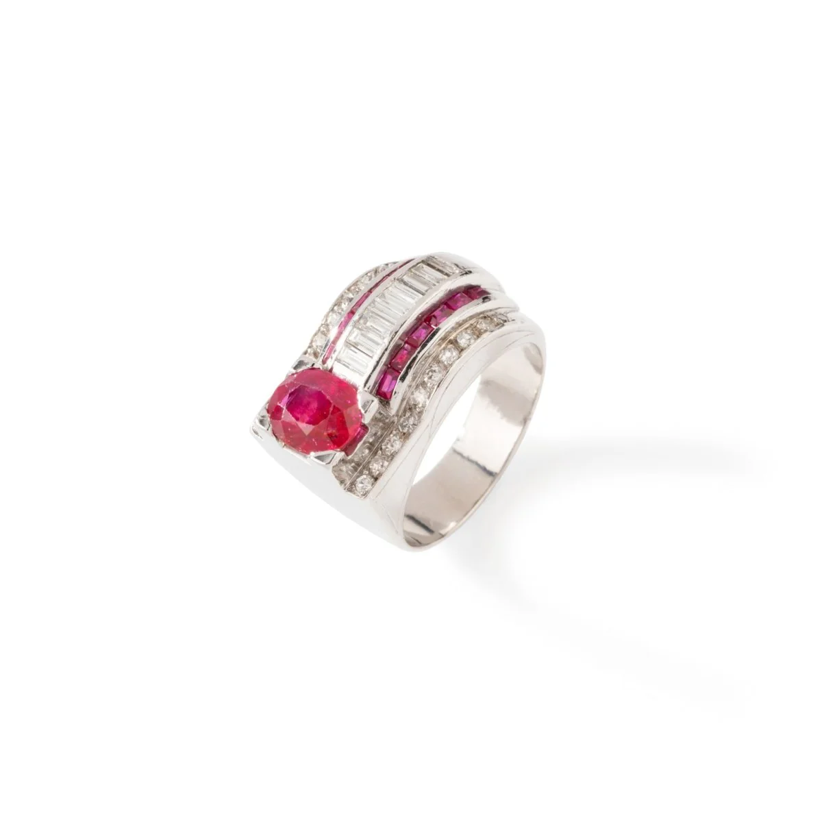 Bague Tank en platine, rubis et diamants - Image 4