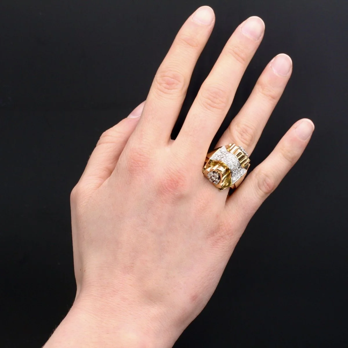 Bague Tank en or jaune, platine et diamants - Image 3