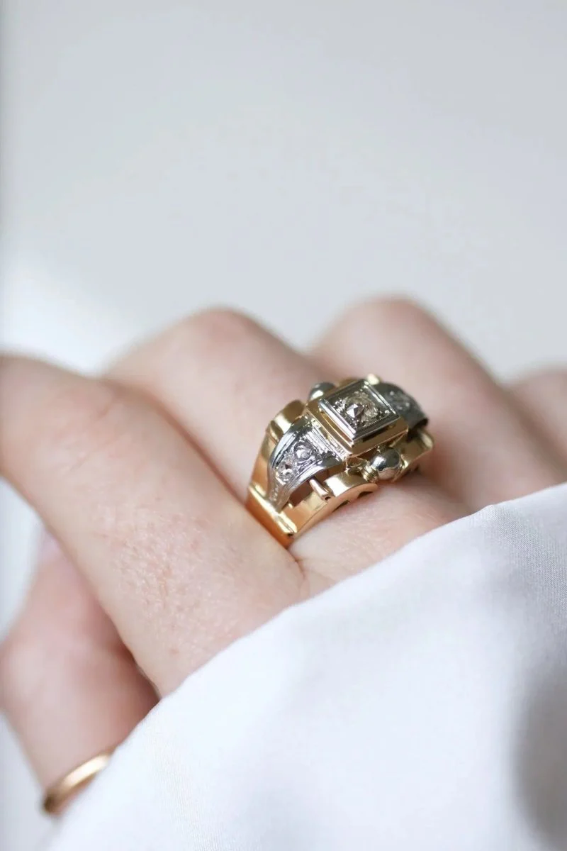 Bague tank en or jaune, platine, et diamants - Image 5