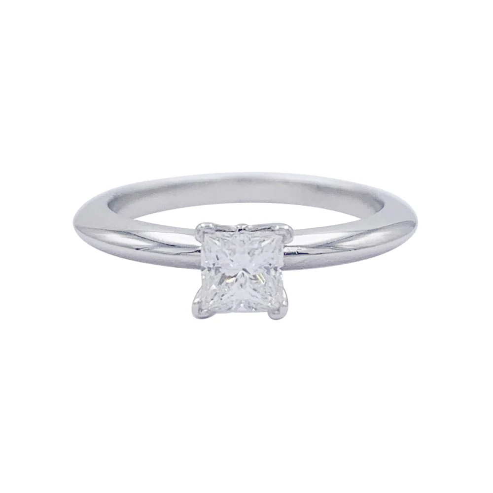 Bague TIFFANY & CO. en platine, diamant taille princesse