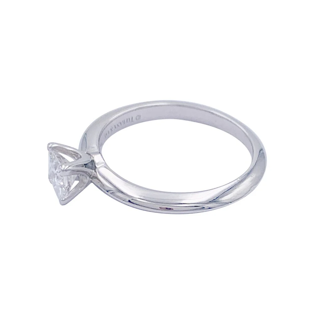Bague TIFFANY & CO. en platine, diamant taille princesse - Image 4