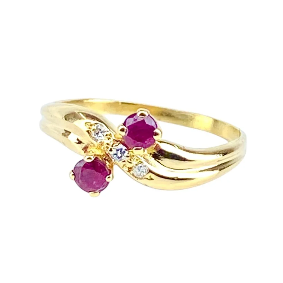 Bague Toi & Moi en or jaune, rubis et diamants