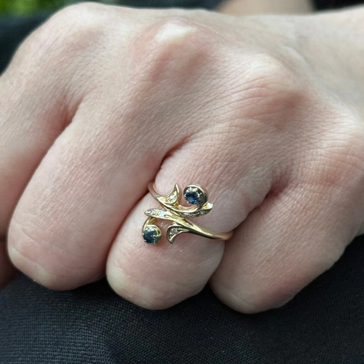 Bague Toi et Moi en or jaune, saphir, et diamants - Image 17