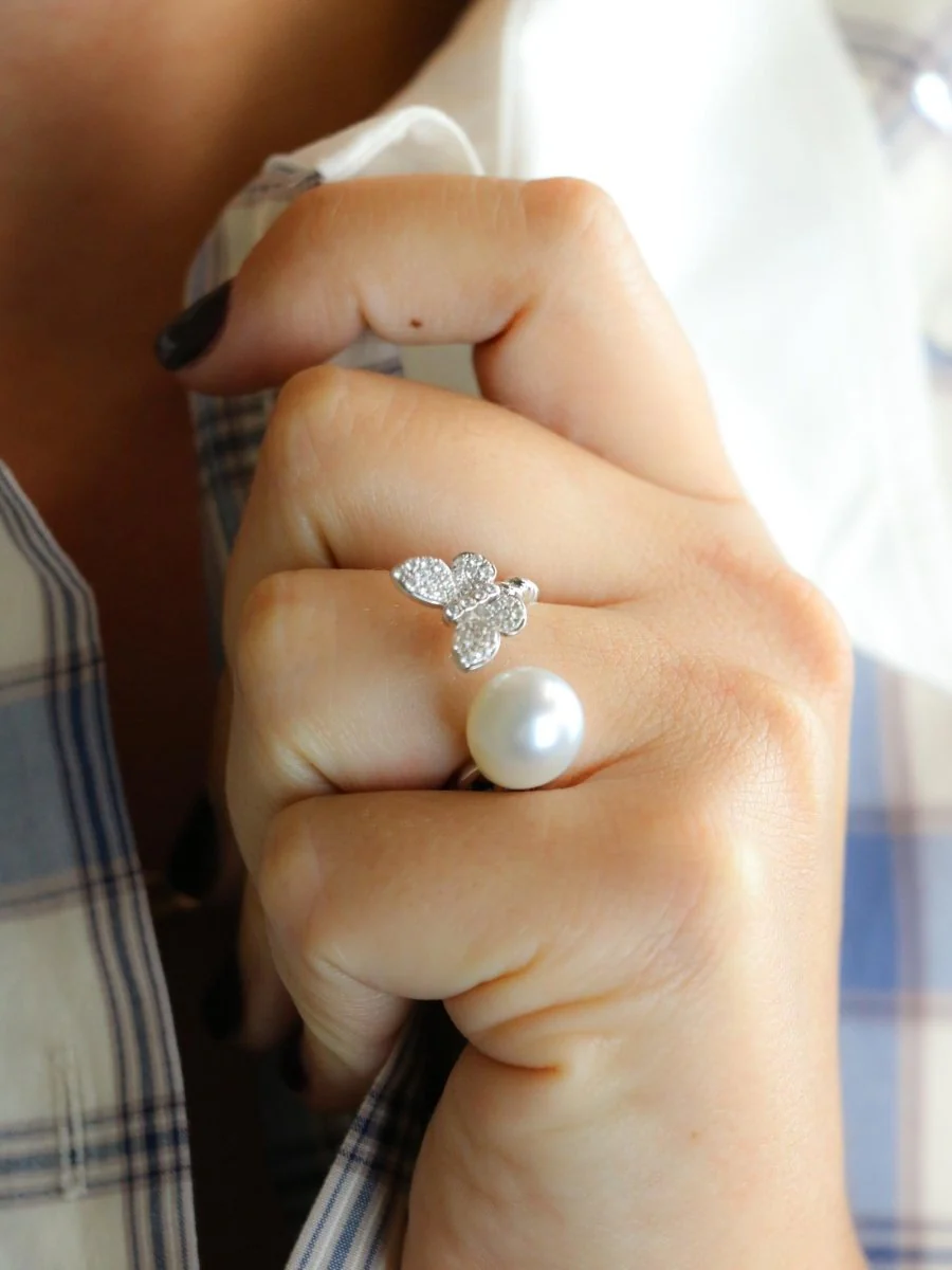 Bague toi et moi Perle & Papillon or blanc diamants - Image 9
