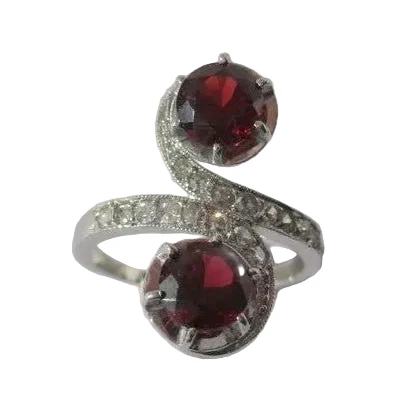 Bague Toi & Moi en platine, grenats et diamants