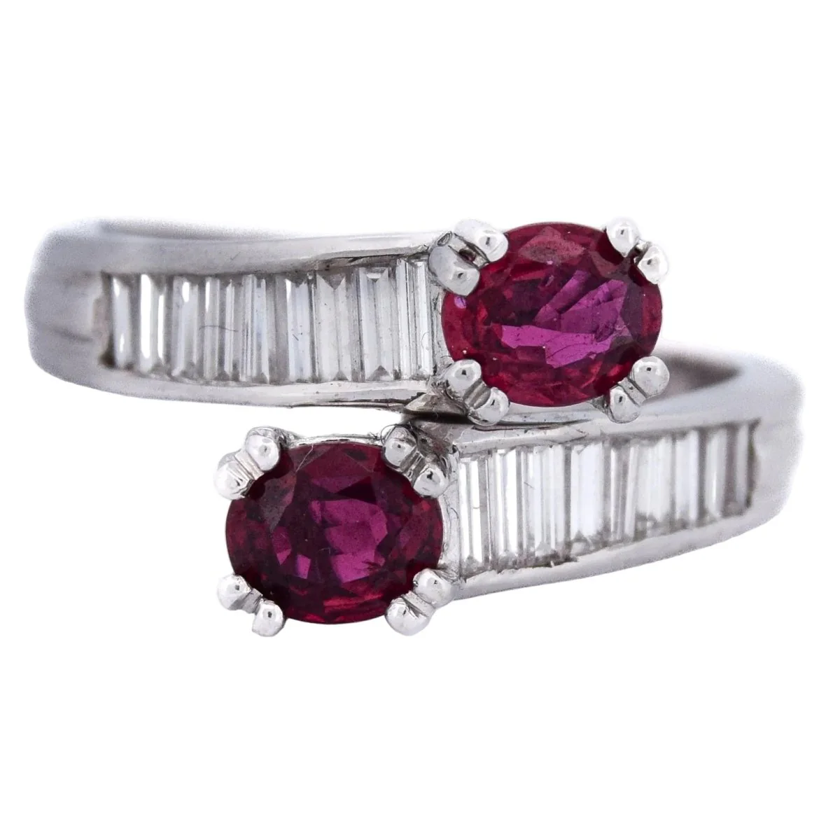 Bague Toi & Moi en or blanc, rubis et diamants