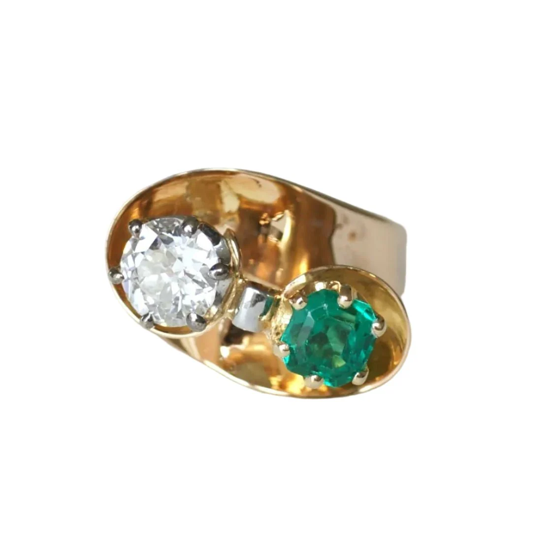 Bague Toi & Moi en or jaune, platine, émeraude et diamants