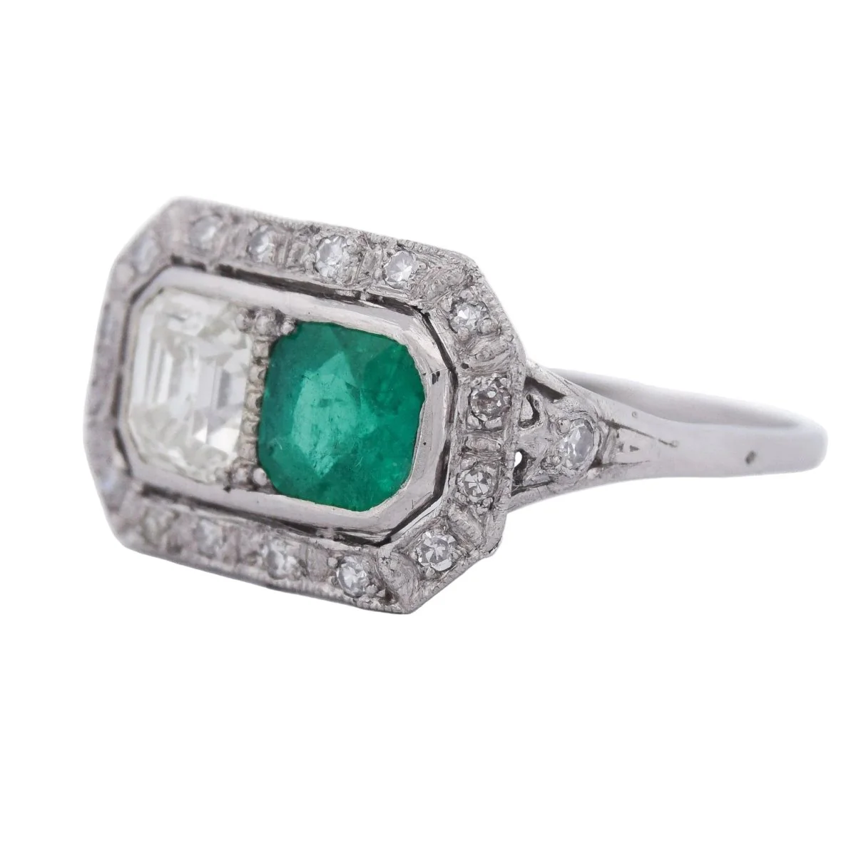 Bague Toi & Moi en platine, émeraude et diamants - Image 3
