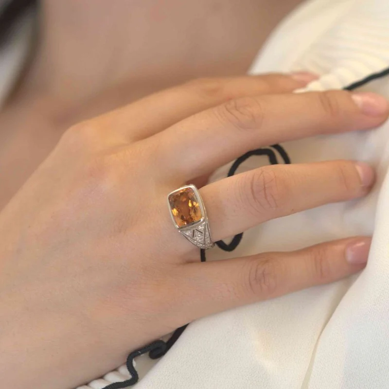 Bague en platine, topaze et diamants - Image 2