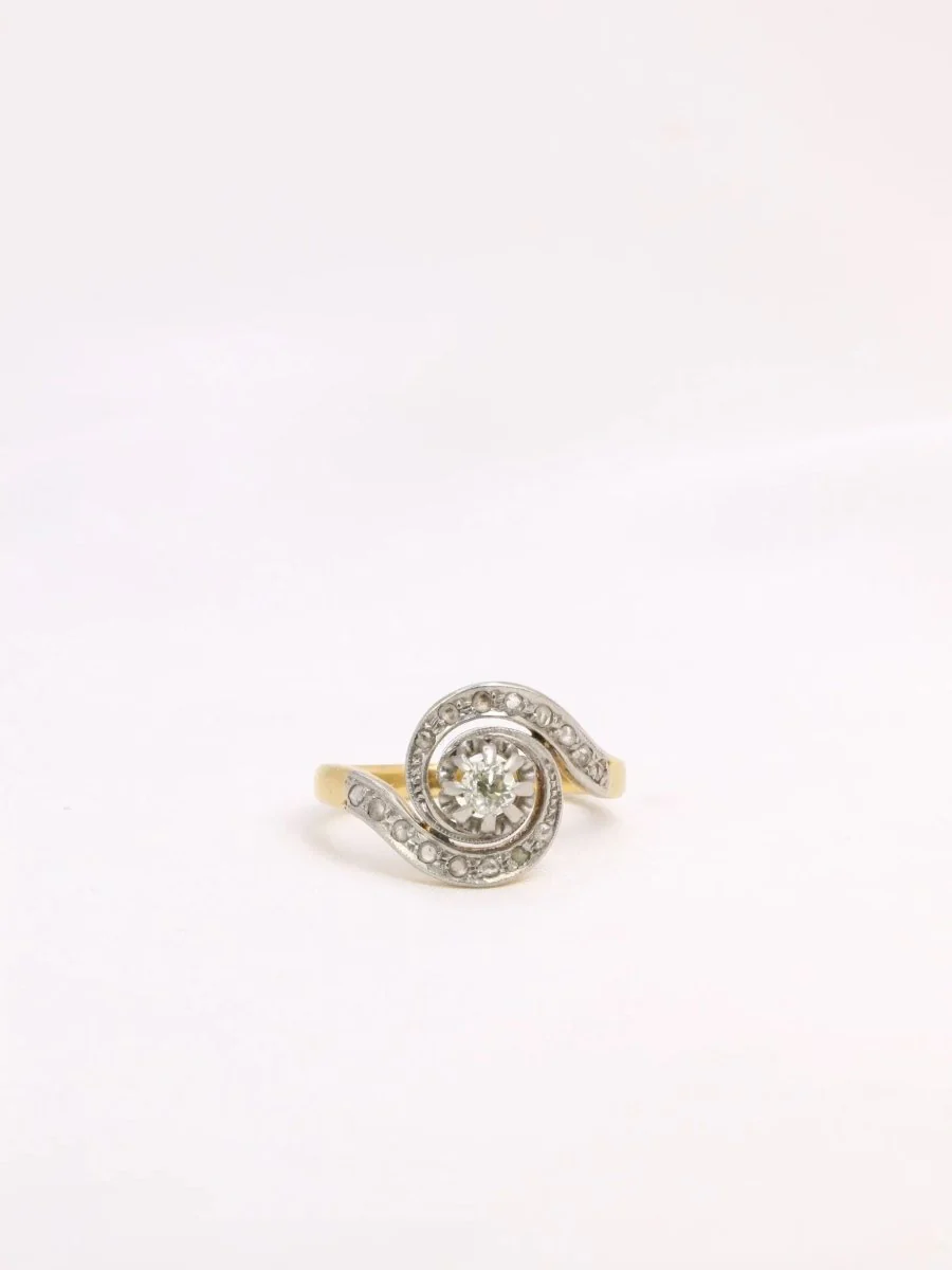 Bague tourbillon or platine diamants taille ancienne 0,15 ct