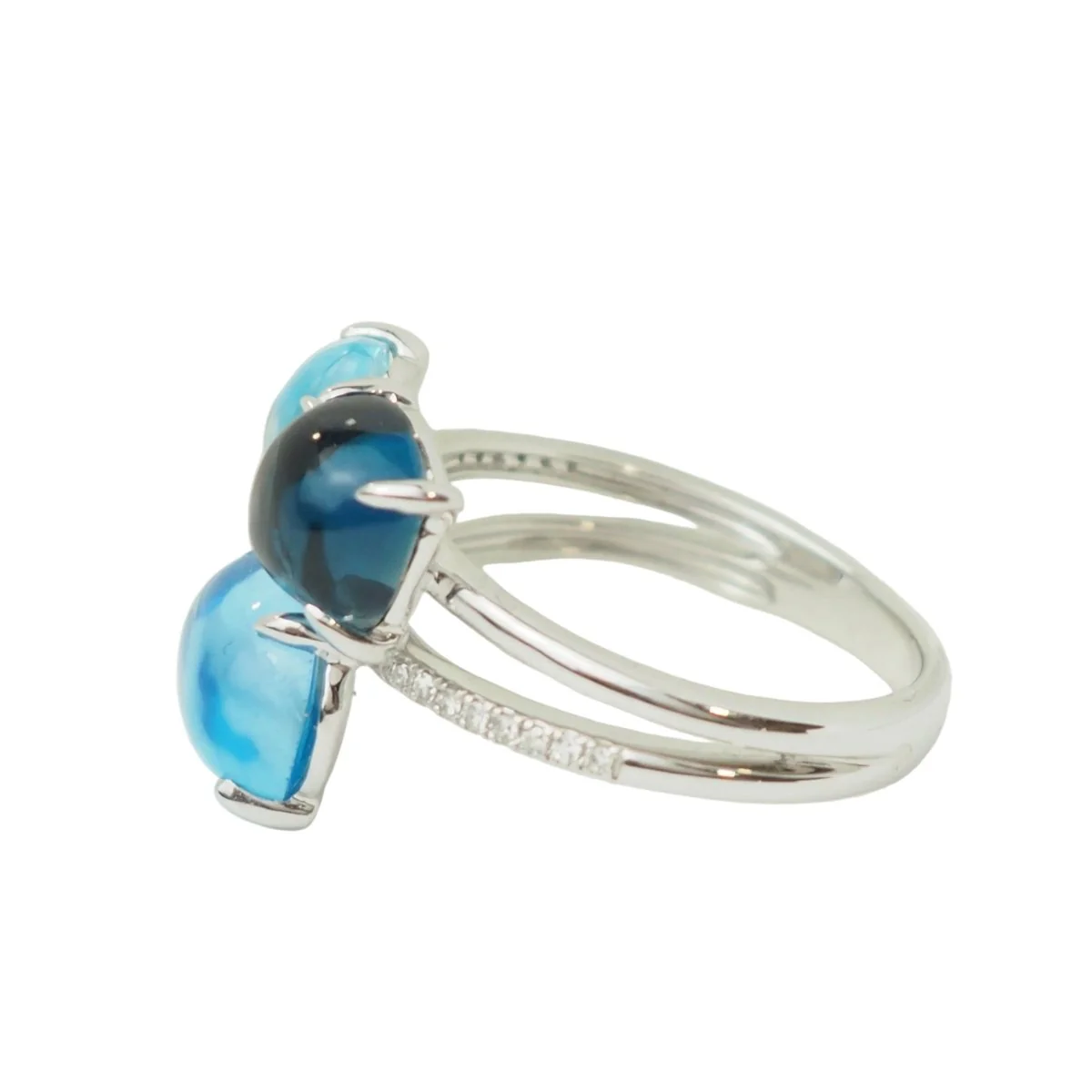 Bague Trilogie en or blanc, aigue-marine, topazes et diamants - Image 4
