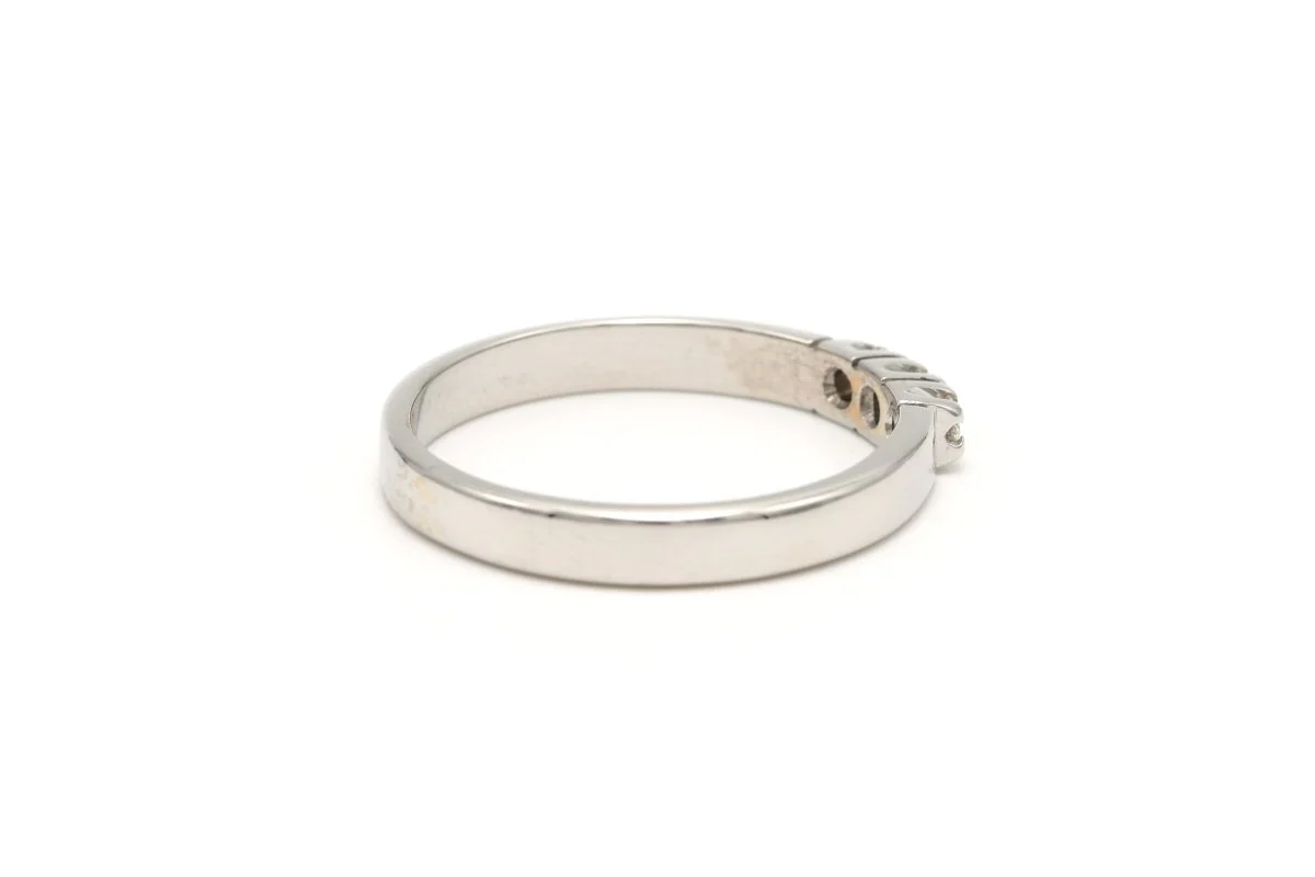 Bague Trilogie en or blanc et diamants - Image 11