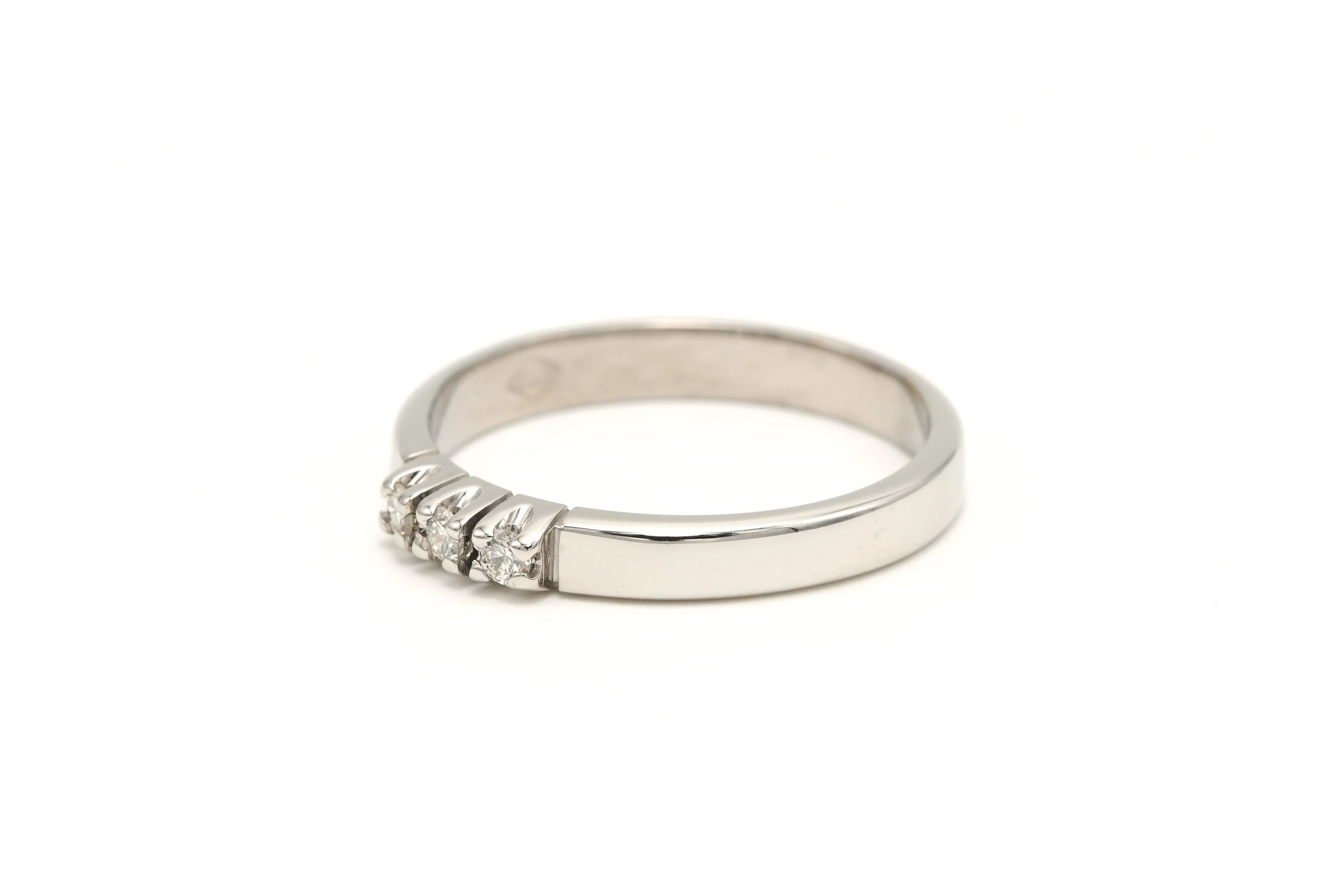 Bague Trilogie en or blanc et diamants - Image 2