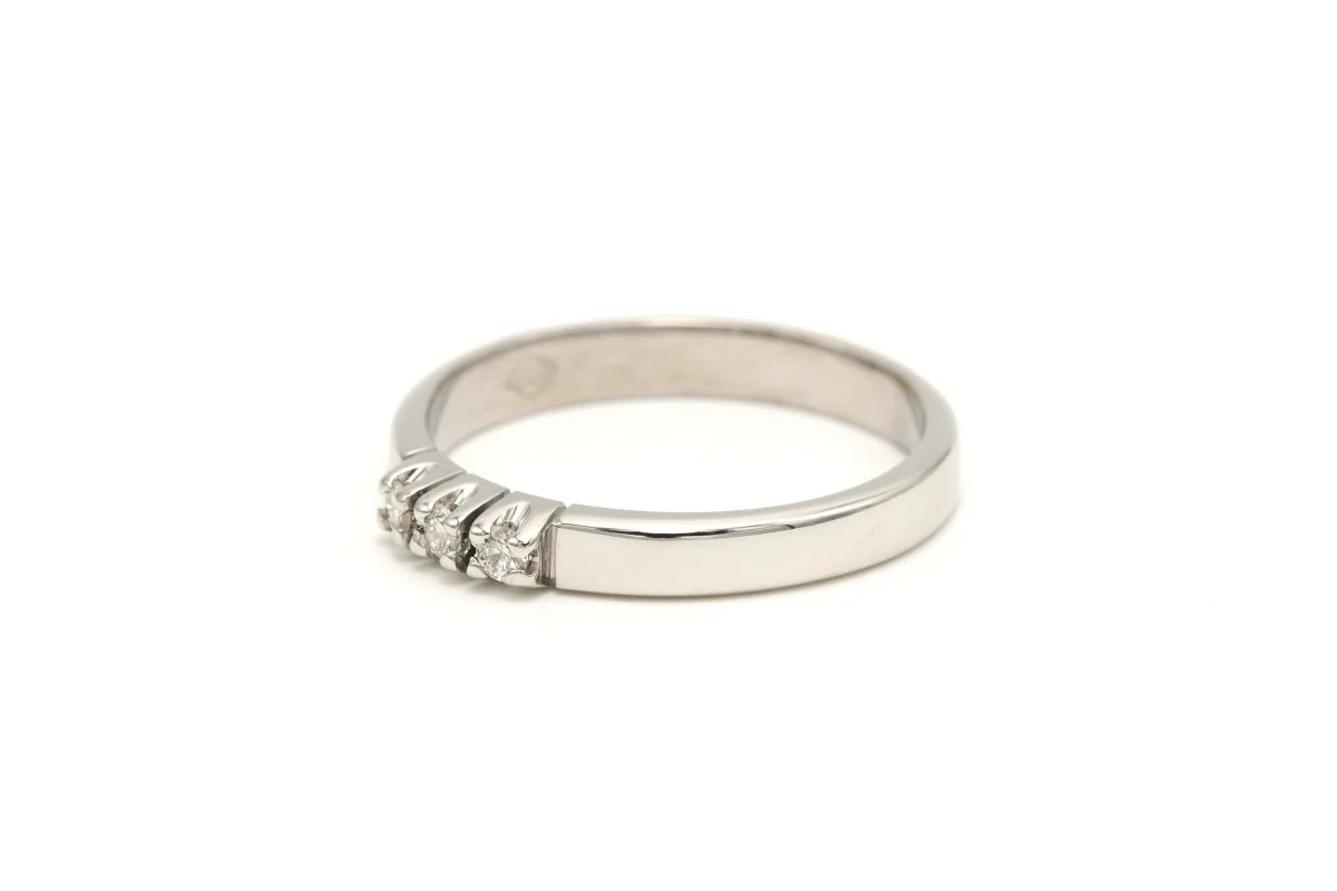 Bague Trilogie en or blanc et diamants - Image 8