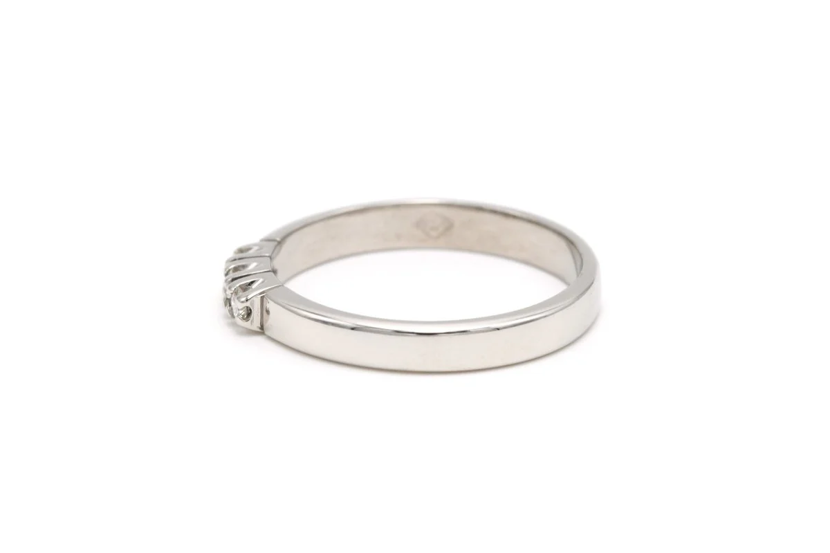 Bague Trilogie en or blanc et diamants - Image 9