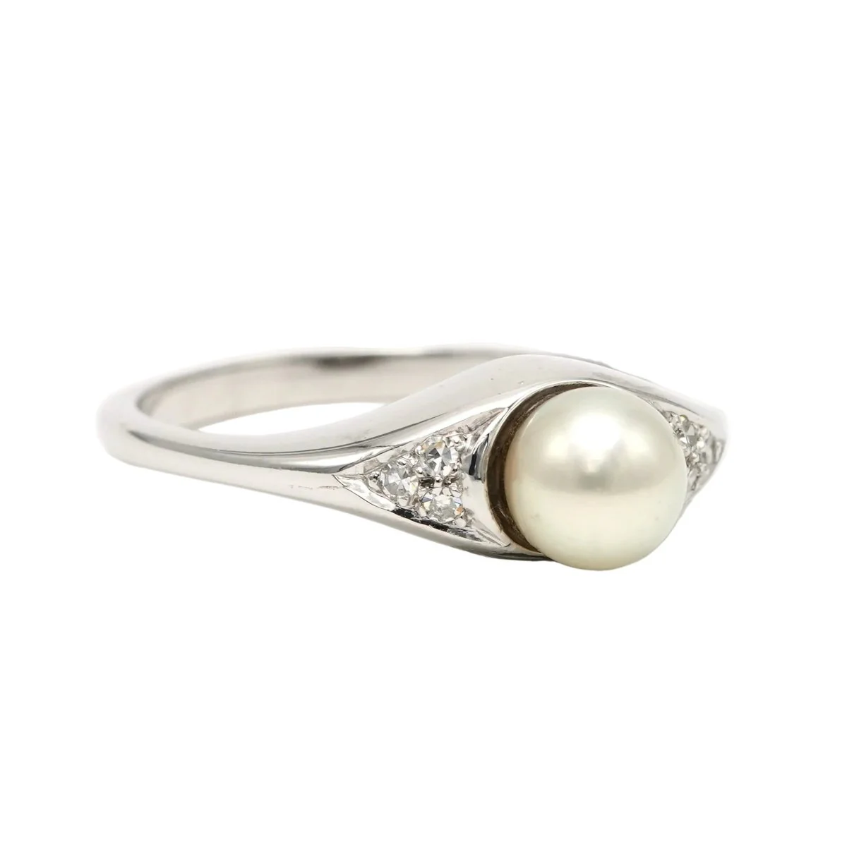 Bague Trilogie en or blanc, perle et diamants - Image 6
