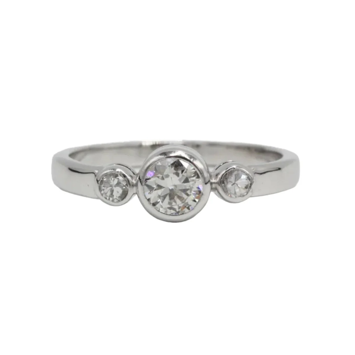 Bague Trilogie en or blanc, platine et diamants