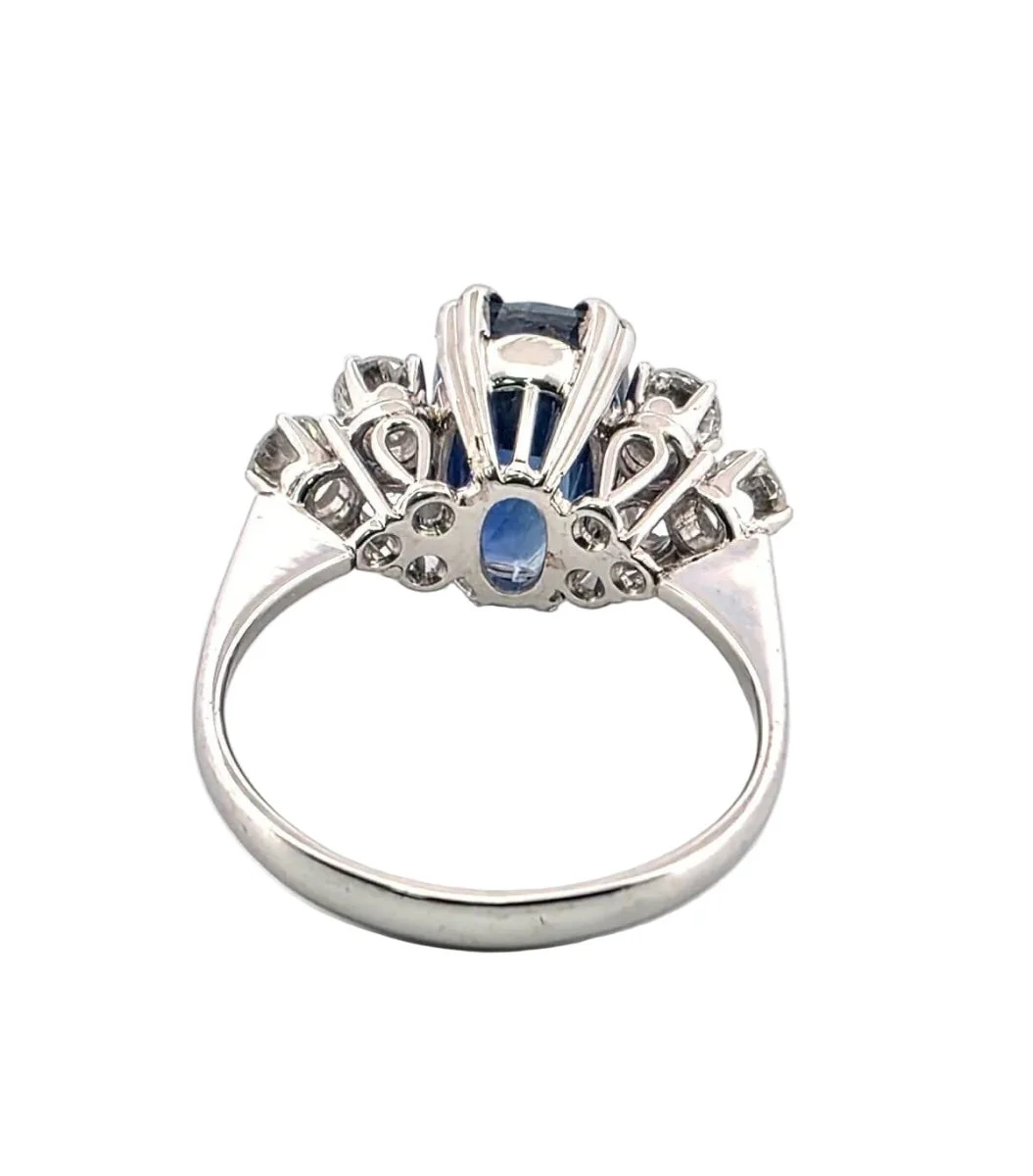 Bague Trilogie en or blanc, saphir et diamants - Image 5