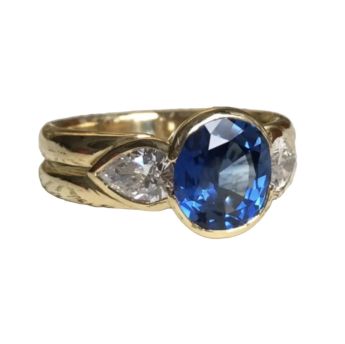 Bague Trilogie en or jaune, saphir et diamants - Image 17