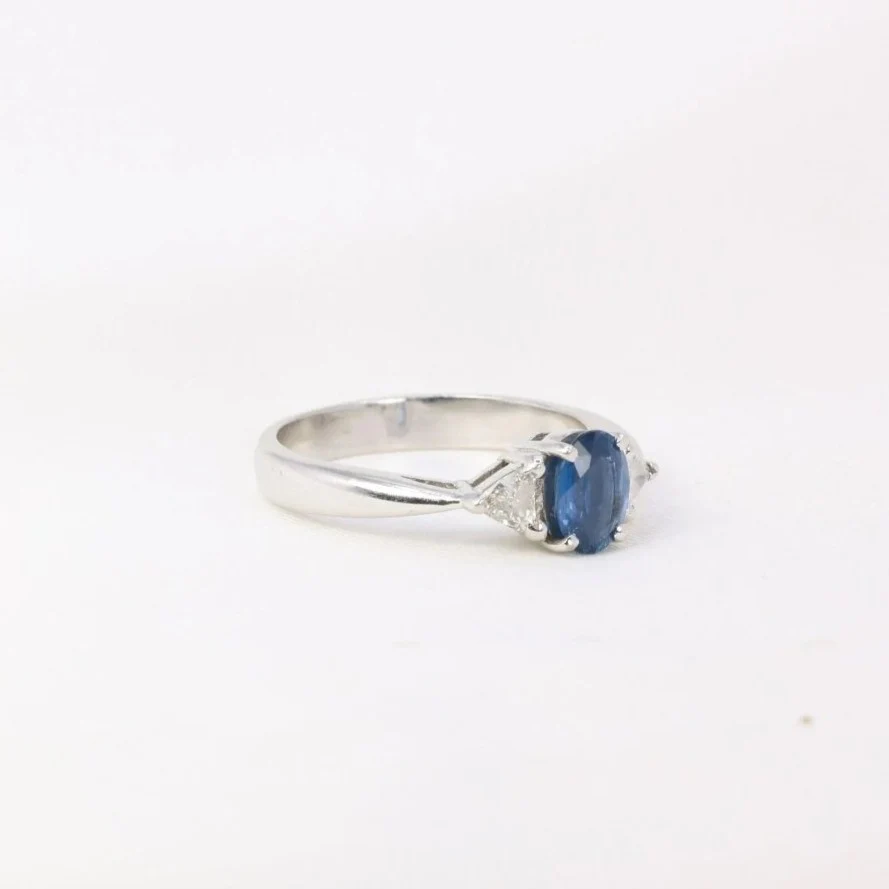 Bague trilogie en or, saphir ovale et diamants troïdia - Image 3