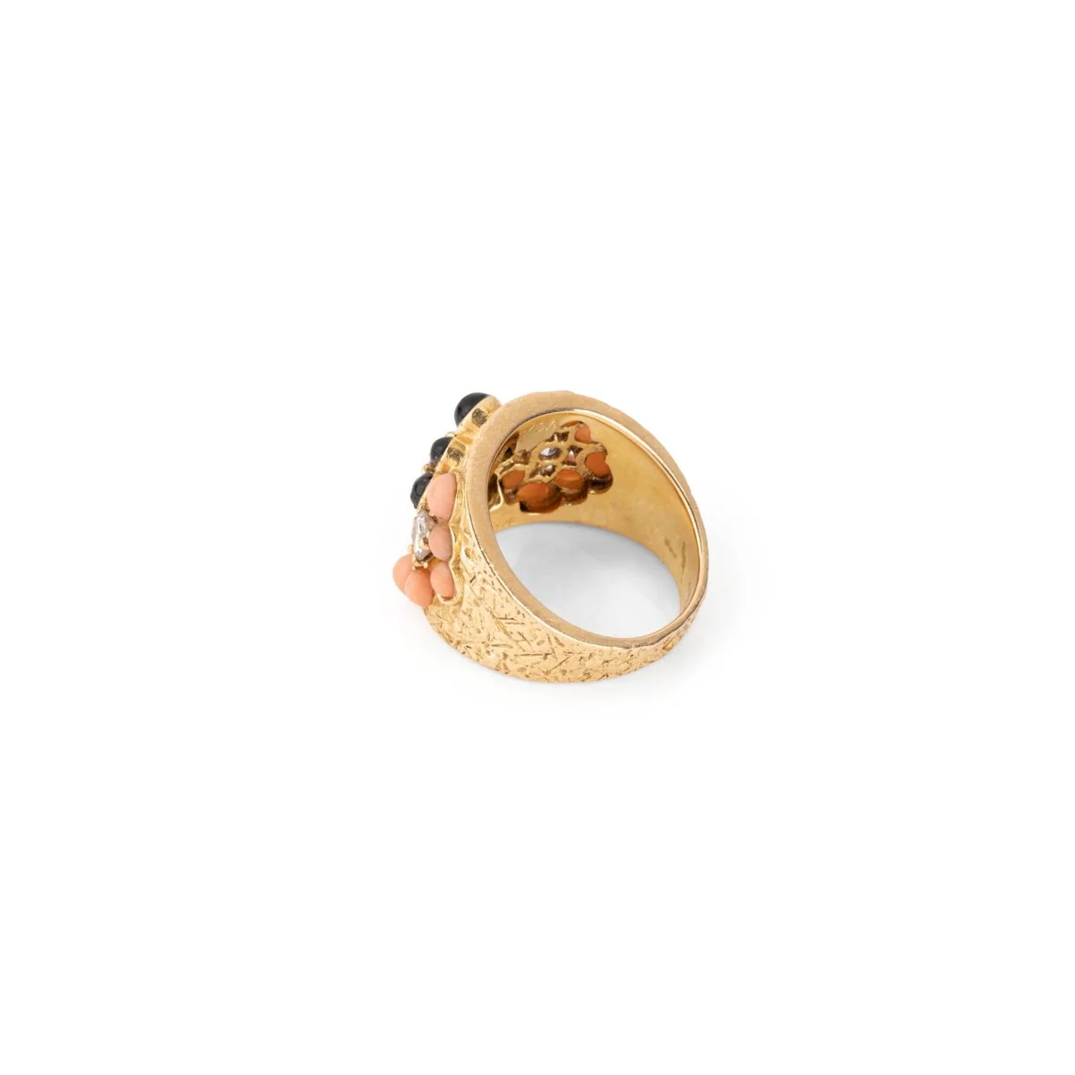 Bague Bandeau VAN CLEEF & ARPELS en or jaune, corail, onyx et diamants - Image 4