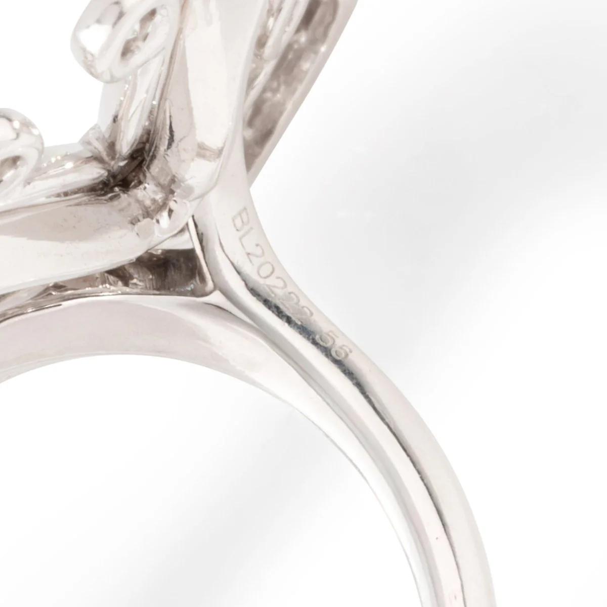 Bague VAN CLEEF & ARPELS Papillon en or blanc et diamants - Image 7