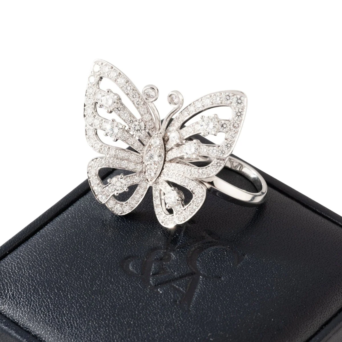 Bague VAN CLEEF & ARPELS Papillon en or blanc et diamants - Image 8
