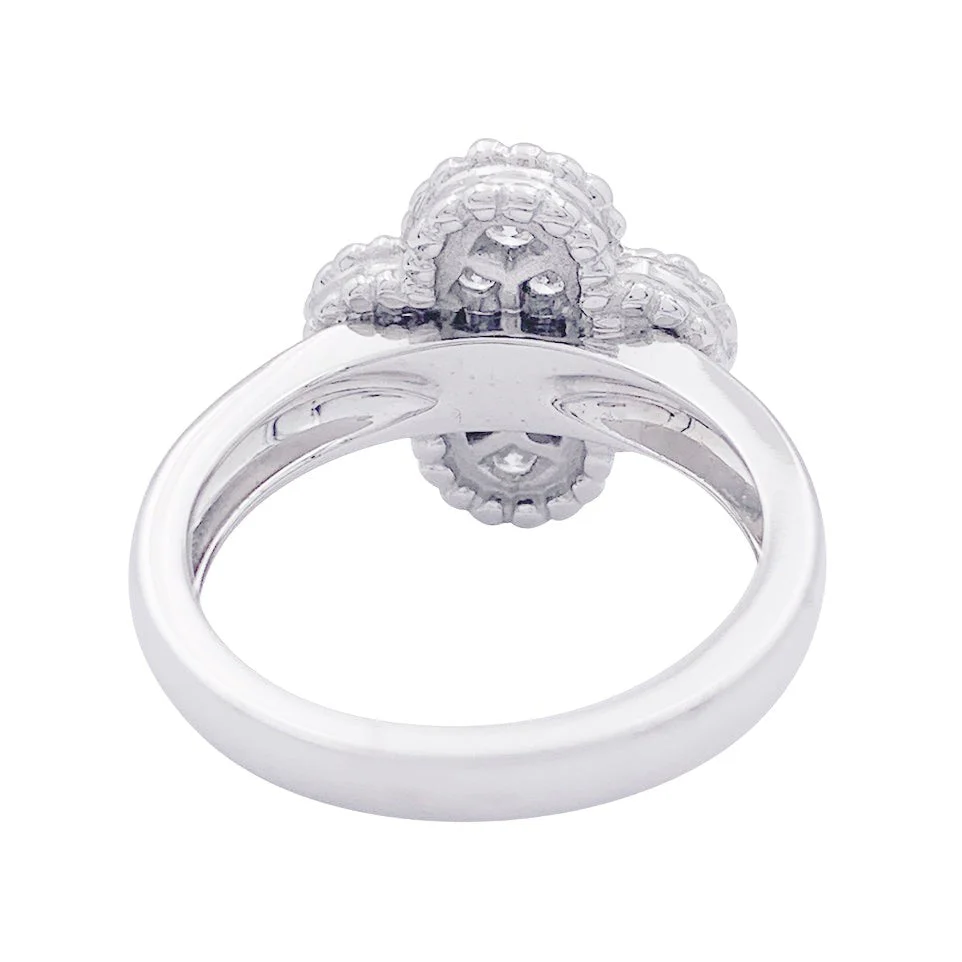 Bague VAN CLEEF & ARPELS "Vintage Alhambra", en or blanc et diamants - Image 4