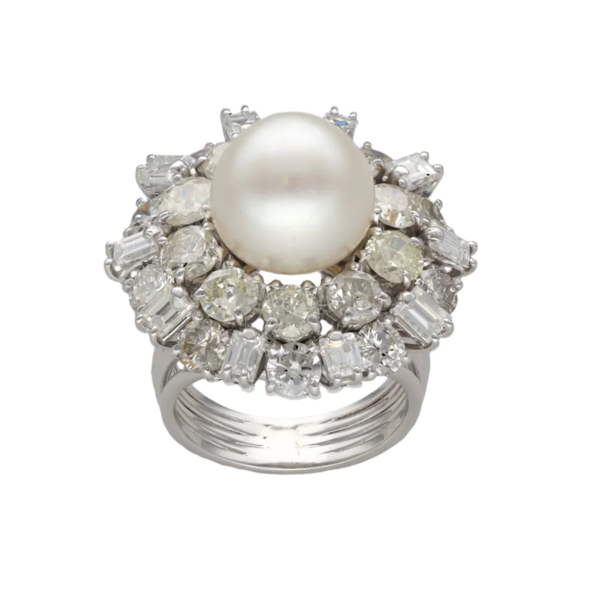 Bague Entourage en or blanc, perle de culture et diamants - Image 4