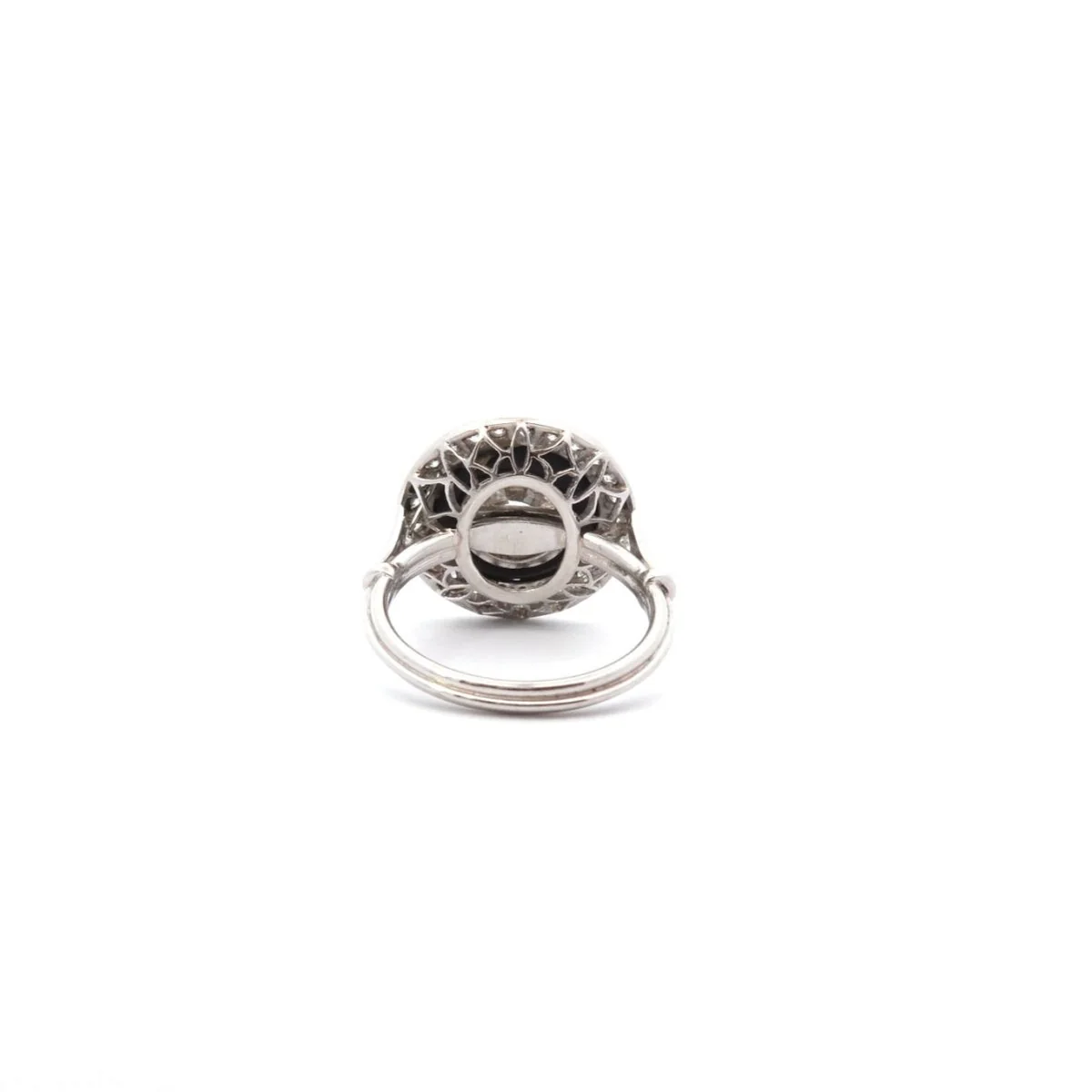 Bague Entourage en platine, onyx et diamants - Image 5