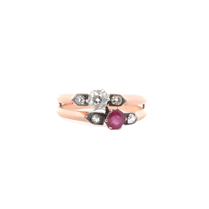 Bague Toi et Moi en or, platine, argent, rubis et diamants