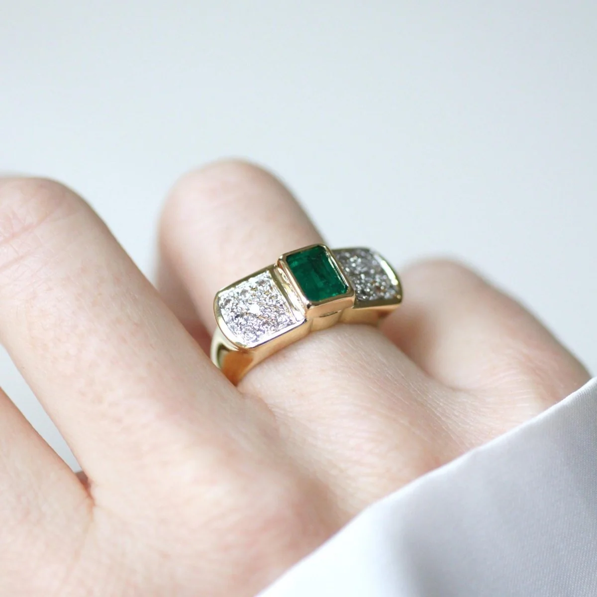 Bague en or jaune, or blanc, émeraude, et diamants - Image 12