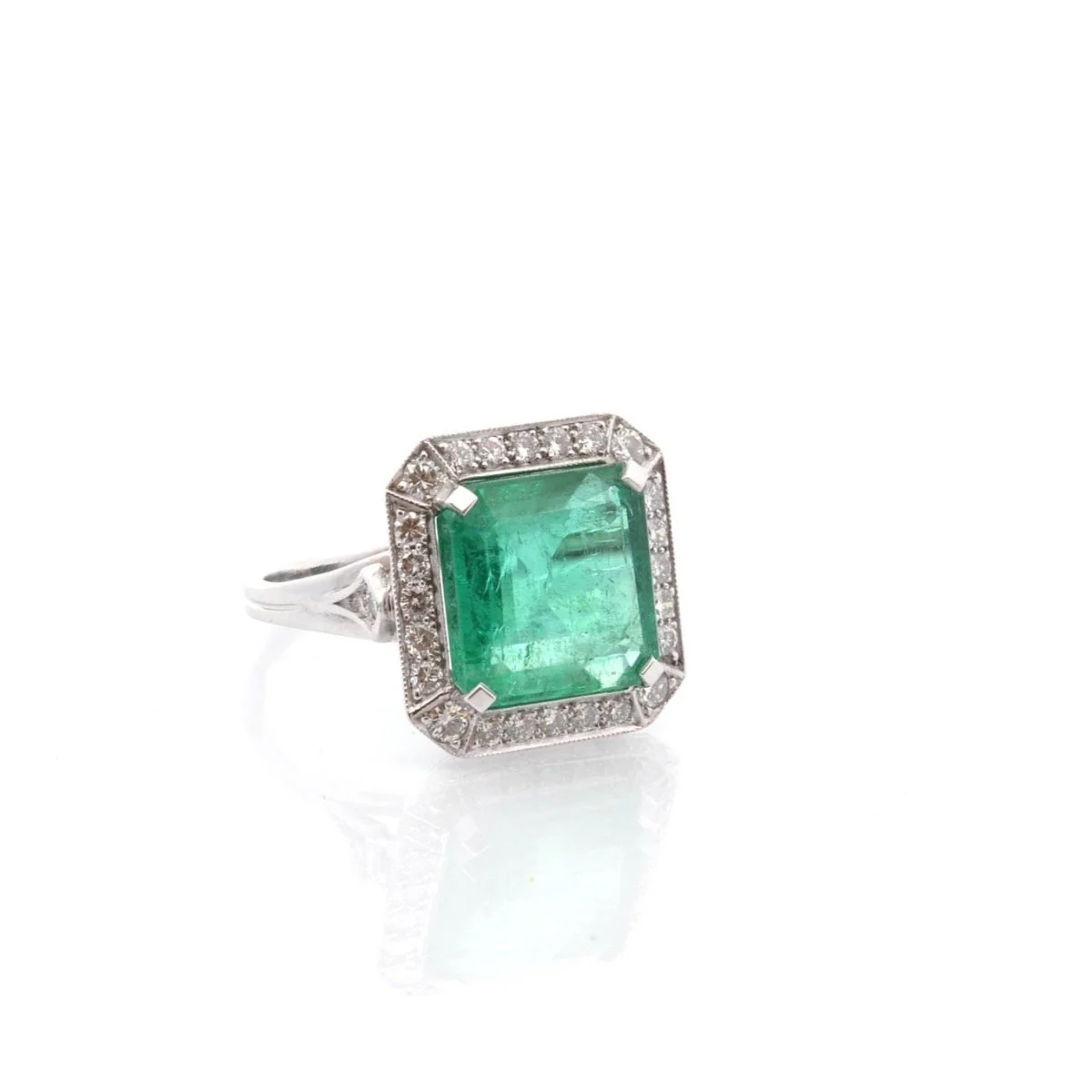 Bague en platine, émeraude et diamants - Image 4