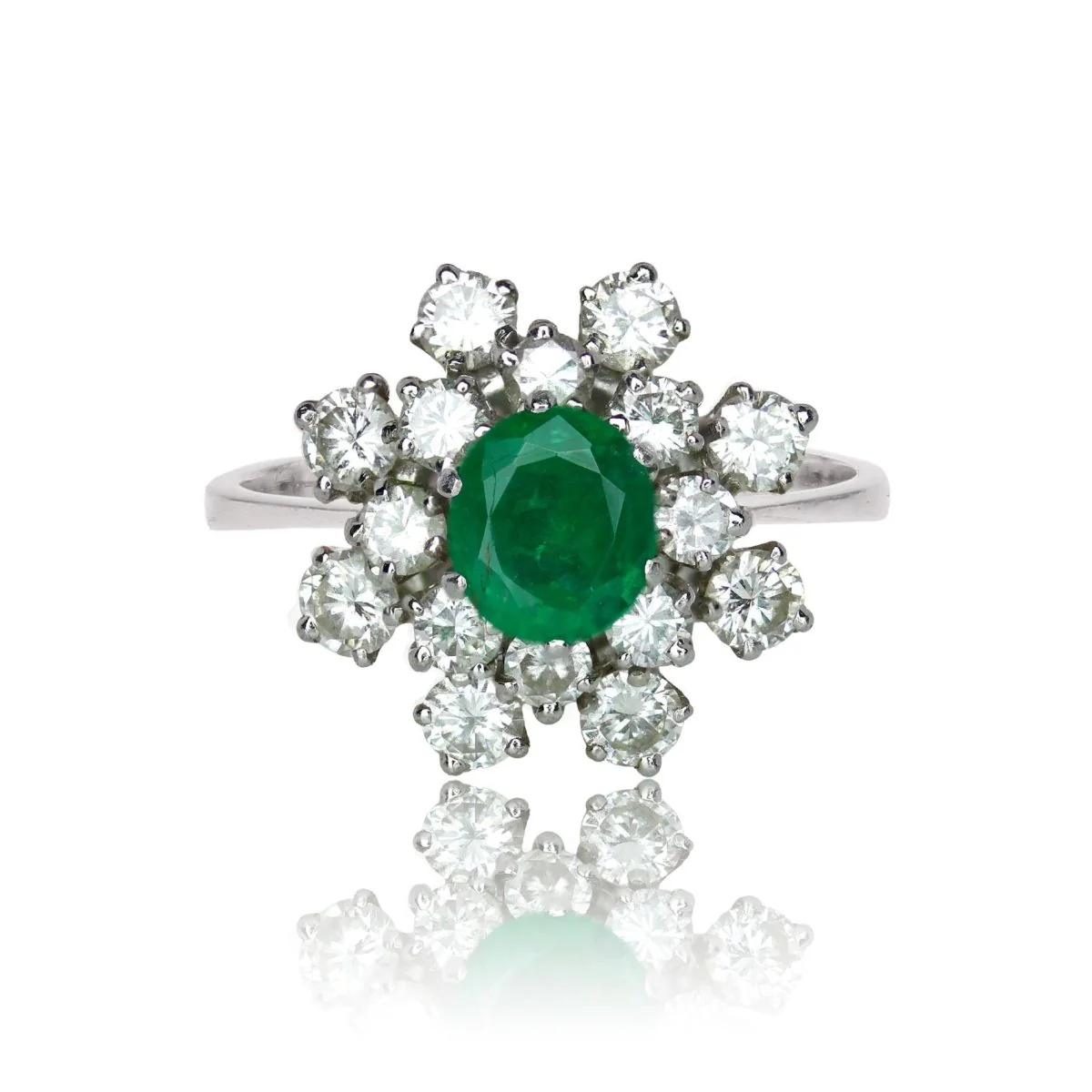 Bague Cocktail en or blanc, émeraude et diamants