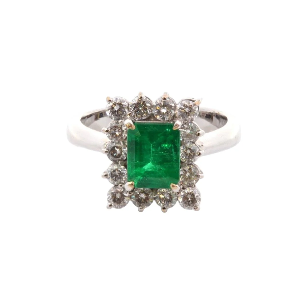 Bague Entourage en platine, émeraude, et diamants - Image 2
