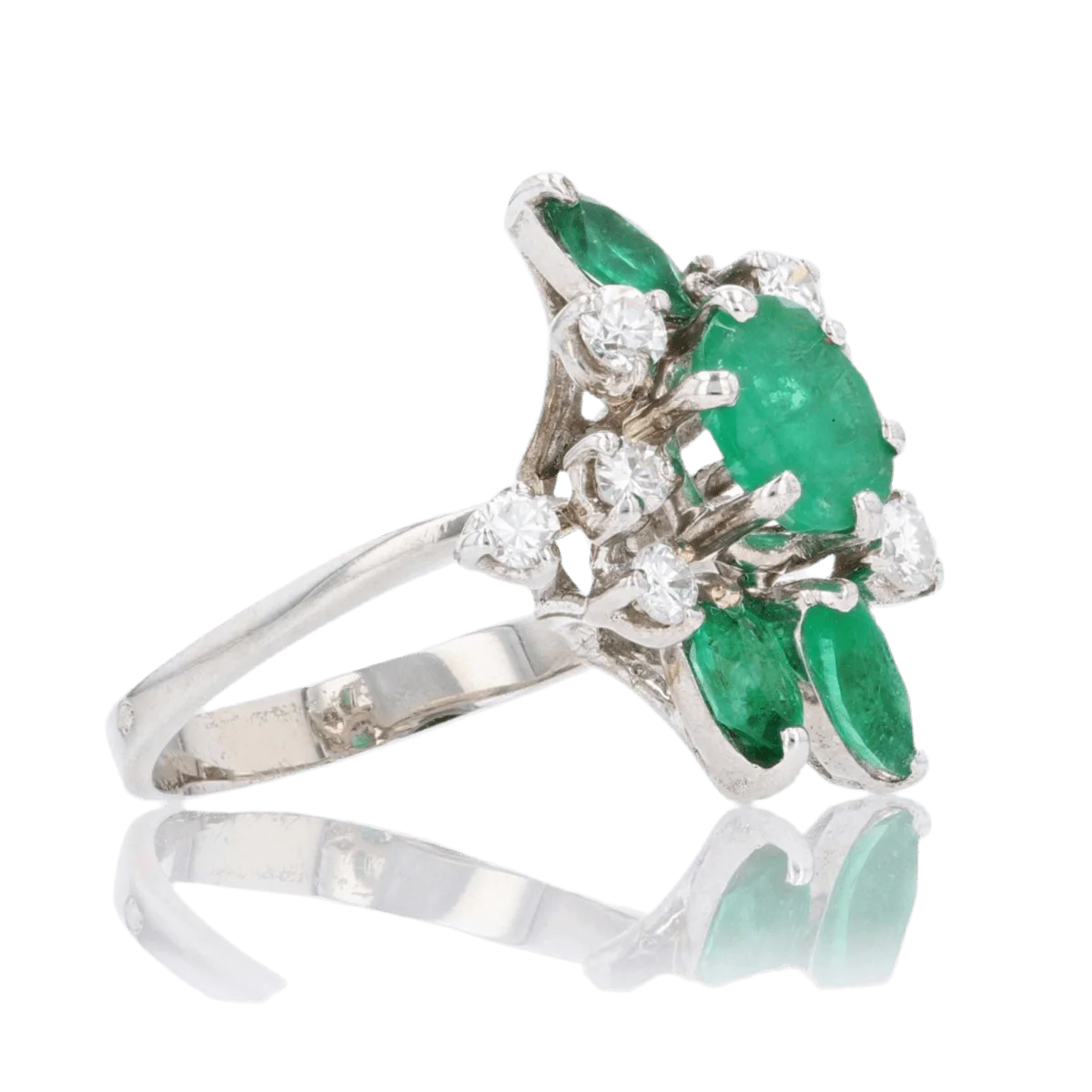 Bague Cocktail en or blanc, émeraudes et diamants - Image 5