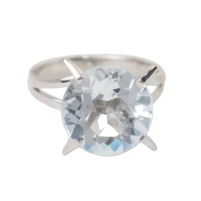 Bague Solitaire en or blanc et aigue-marine