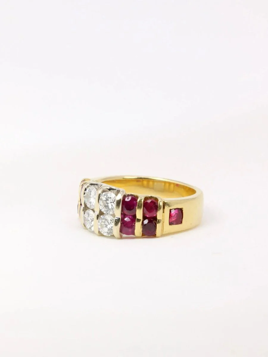 Bague vintage en or, rubis et diamants - Image 3