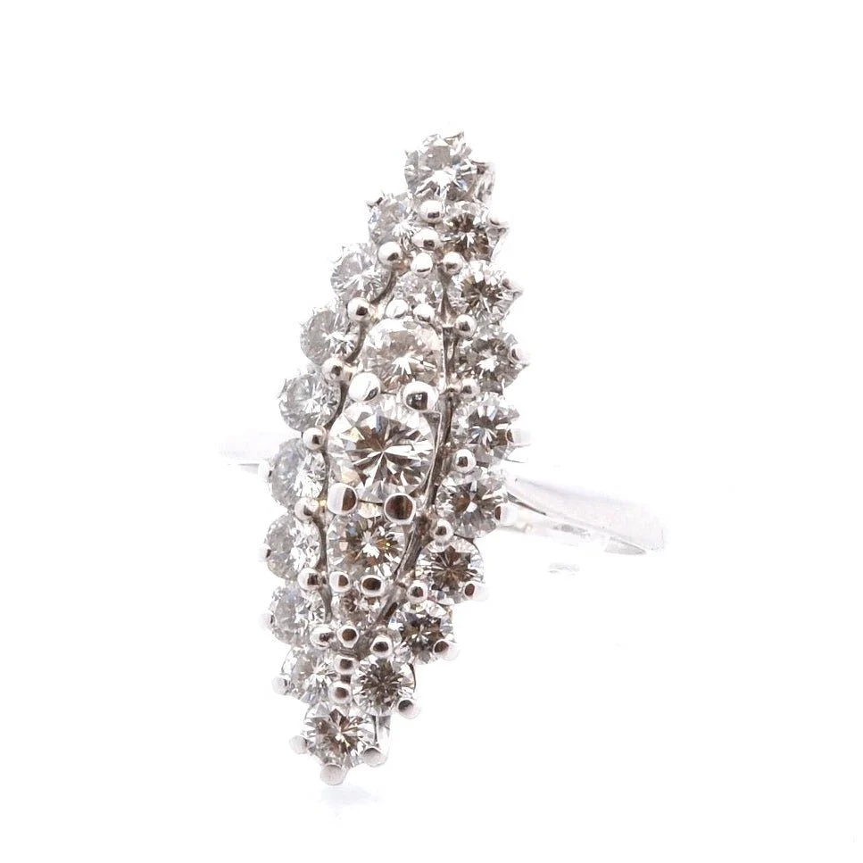 Bague Marquise en or blanc et diamants - Image 2