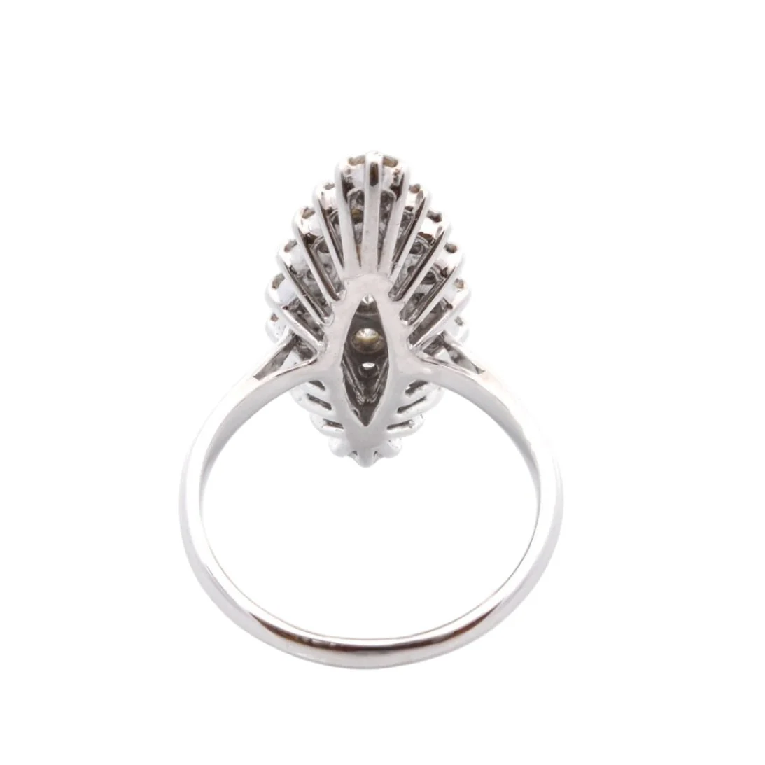 Bague Marquise en or blanc et diamants - Image 3
