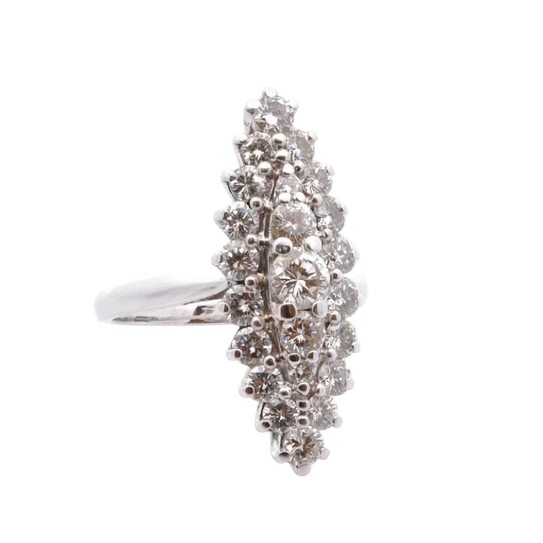 Bague Marquise en or blanc et diamants - Image 4