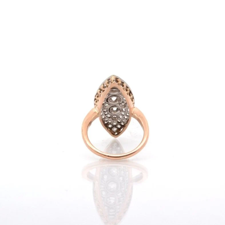 Bague Marquise en platine, diamants et or jaune - Image 2