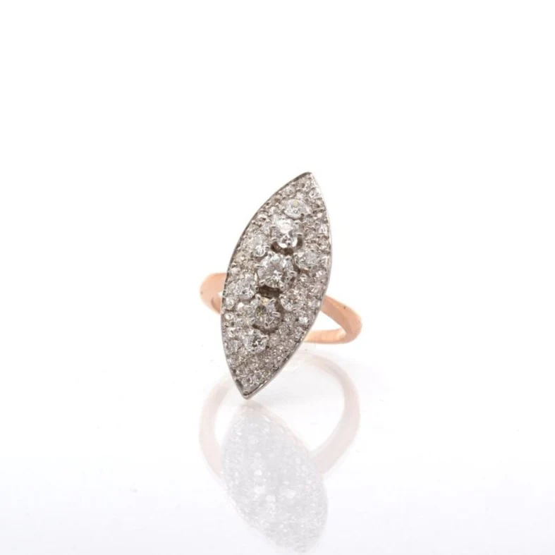 Bague Marquise en platine, diamants et or jaune - Image 3