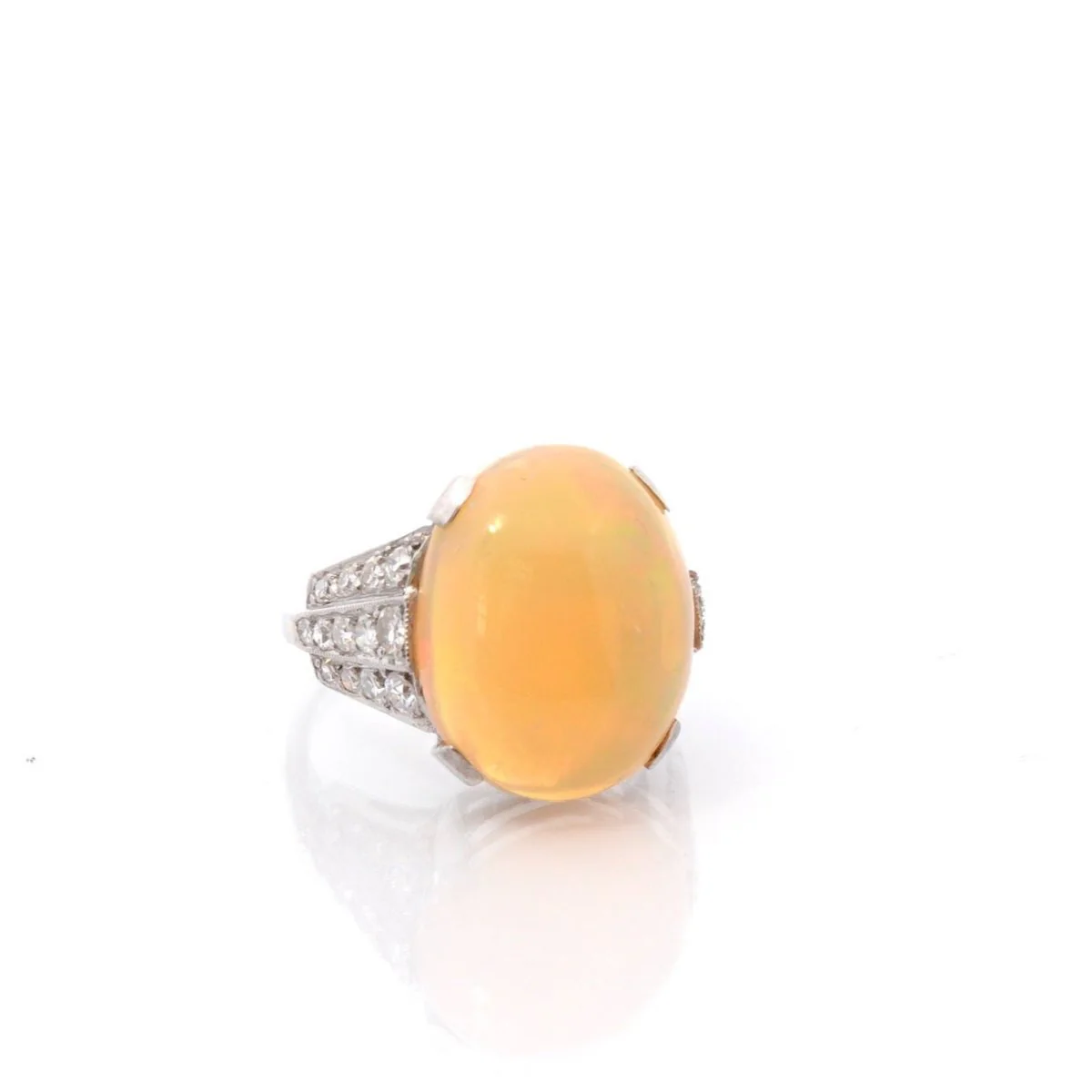 Bague Cocktail en or blanc, opale et diamants - Image 4