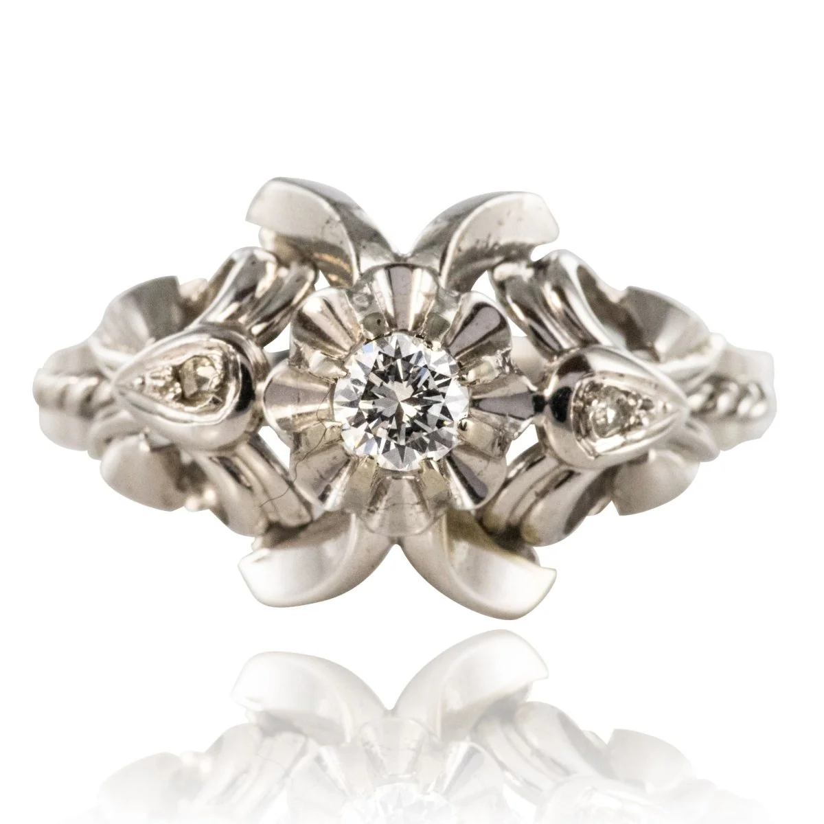 Bague Dôme en or blanc et diamants