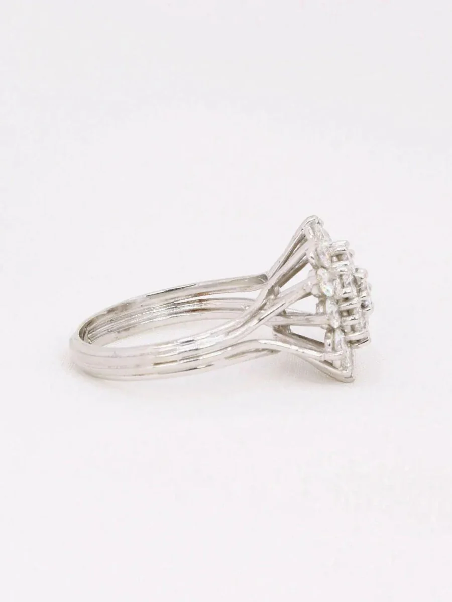 Bague fleur or blanc diamants 2 ct - Image 7